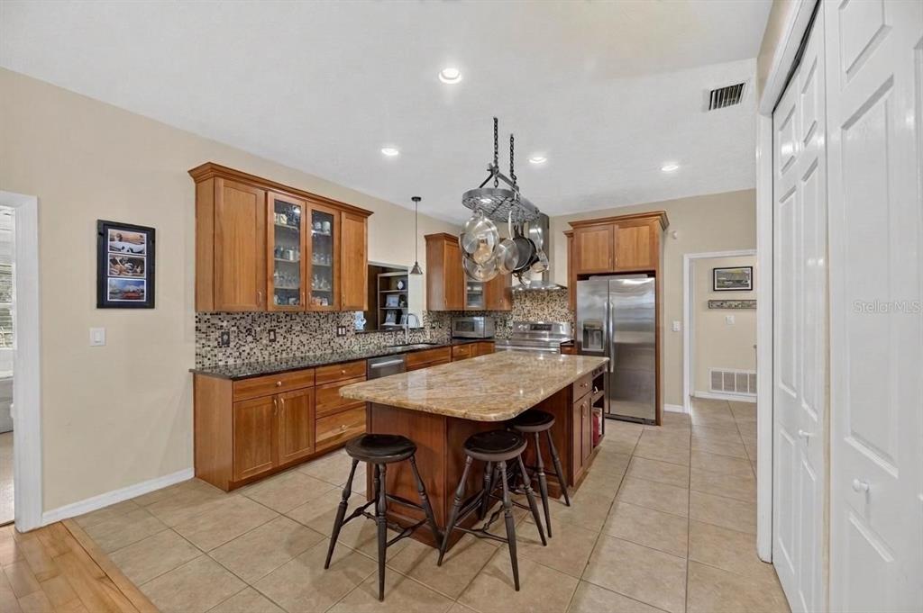 2715 Little Road Valrico, FL 33596 - Photo 16 of 41