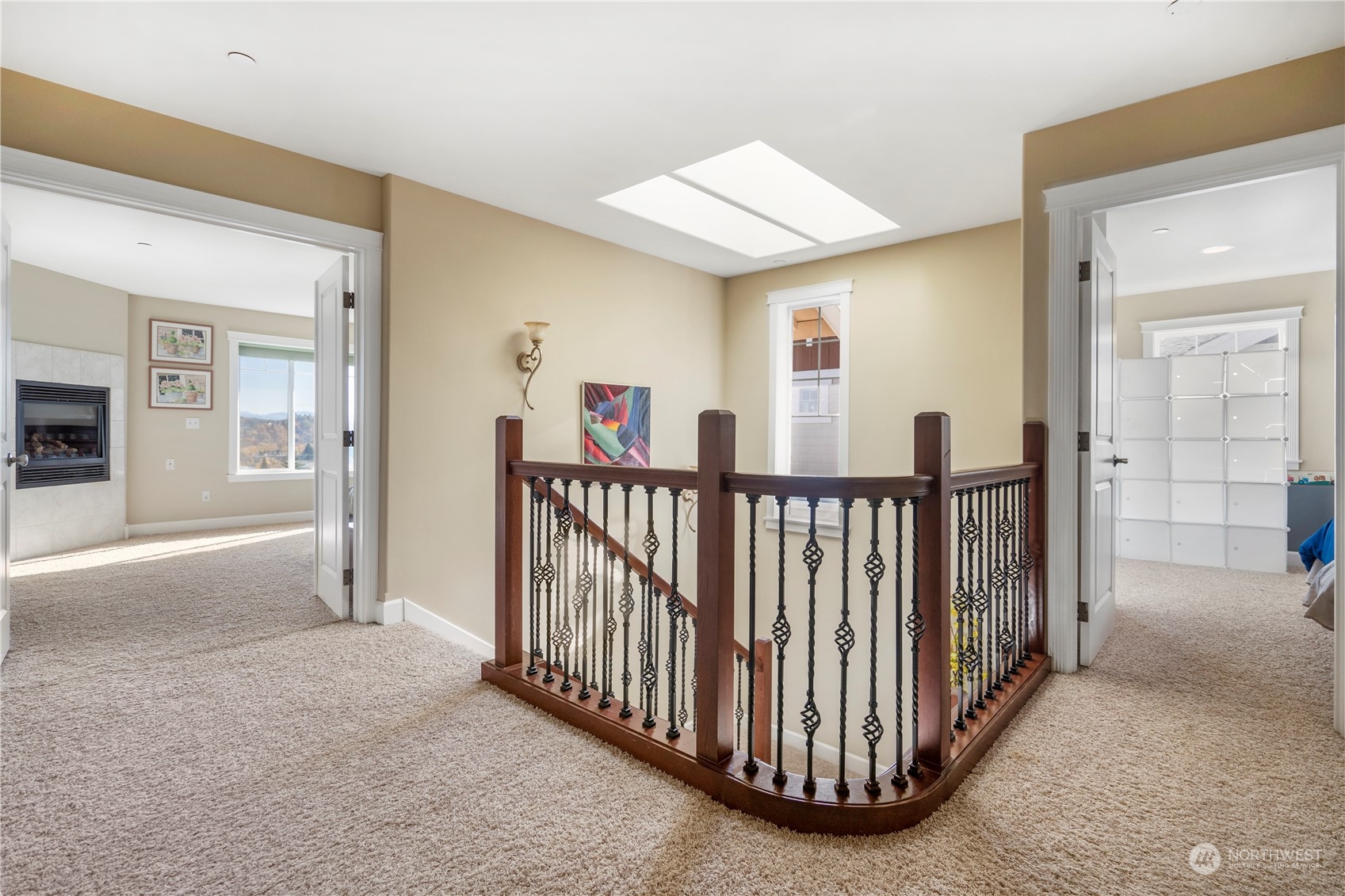 319 Maple Avenue Northwest Renton, WA 98057 - Photo 6 of 10 a view of a hallway with closet area