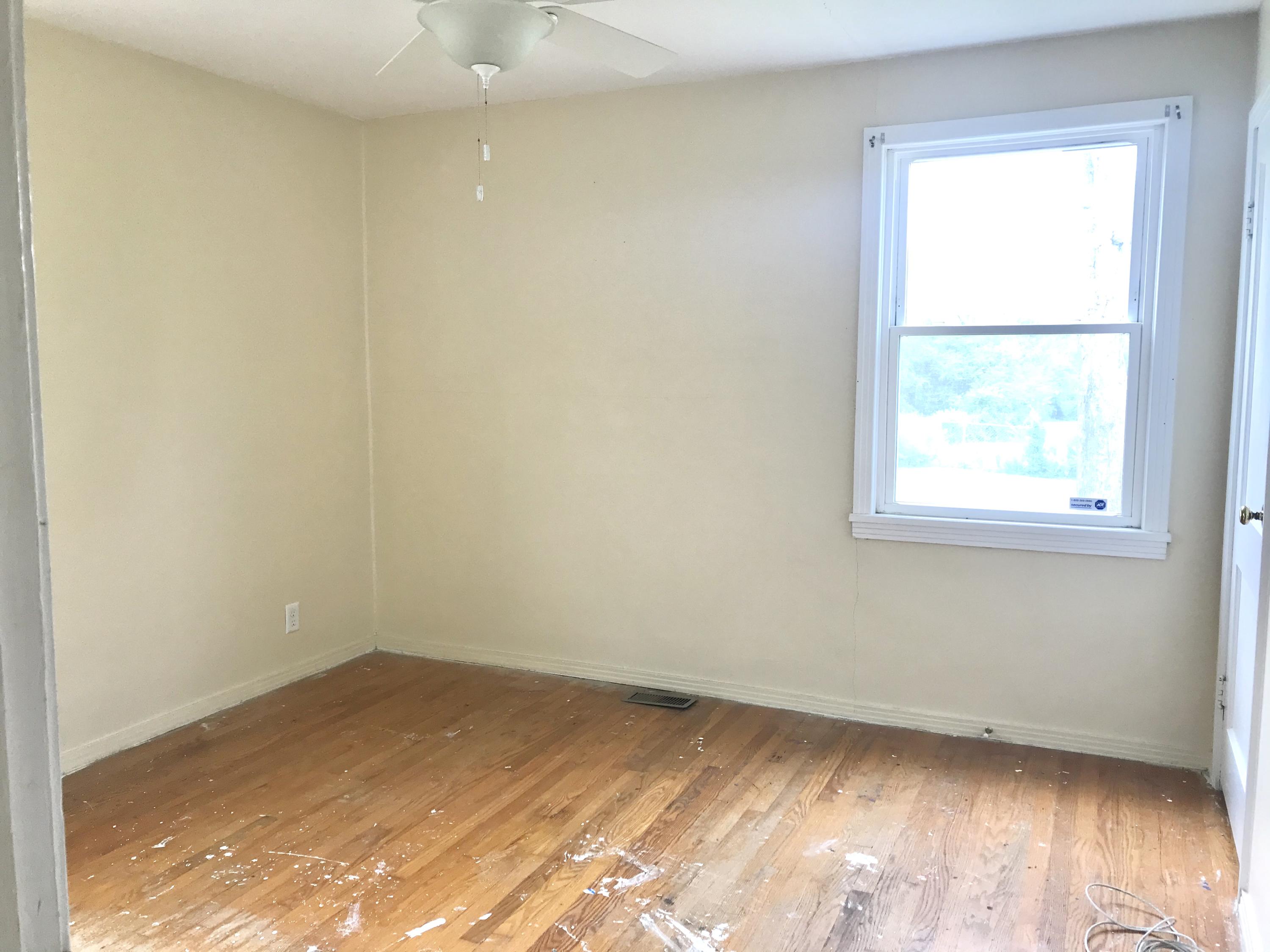 5705 Ridgefield Road Knoxville, TN 37912 - Photo 11 of 18 Bedroom 2
