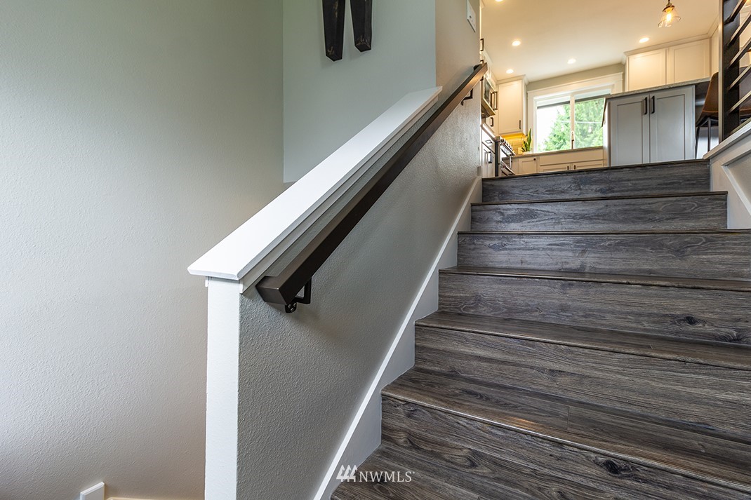 20118 103rd Place Northeast Bothell, WA 98011 - Photo 7 of 40 a view of entryway