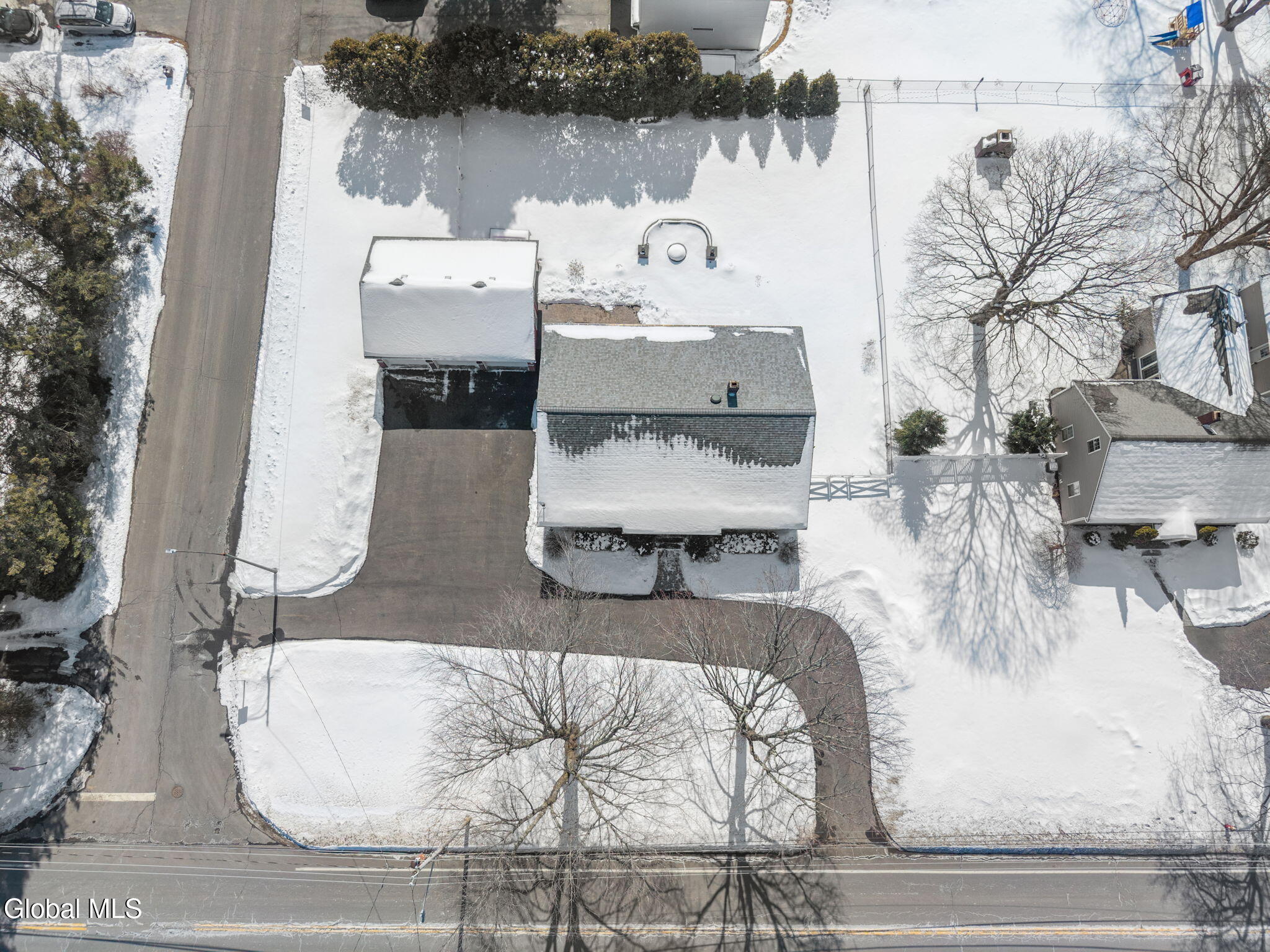 274 Osborne Road Colonie, NY 12211 - Photo 2 of 44 42-274OsborneRd_42