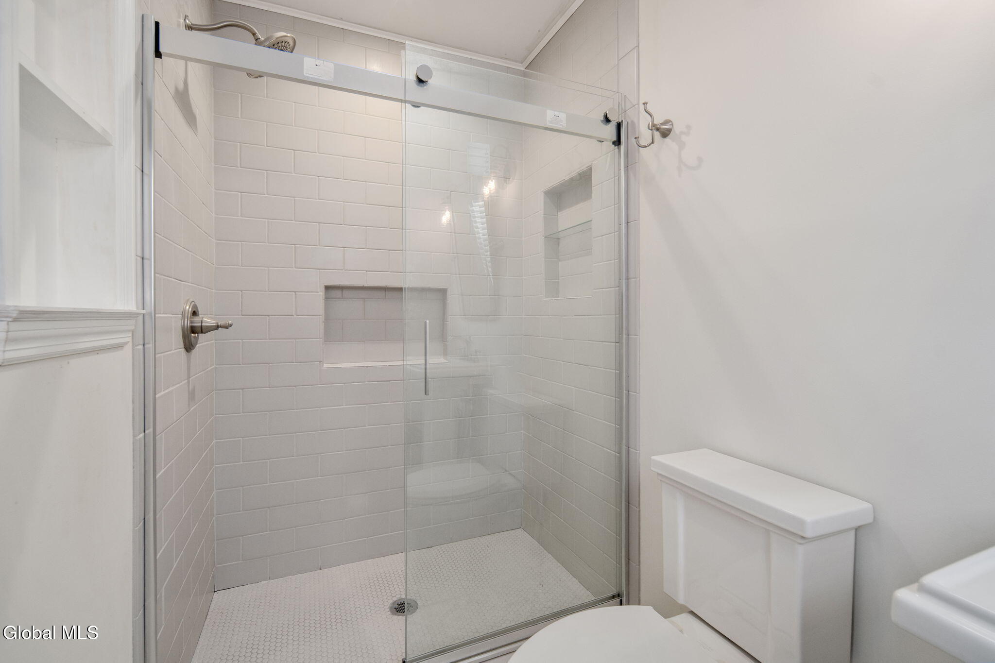 274 Osborne Road Colonie, NY 12211 - Photo 22 of 44 24-274OsborneRd_24