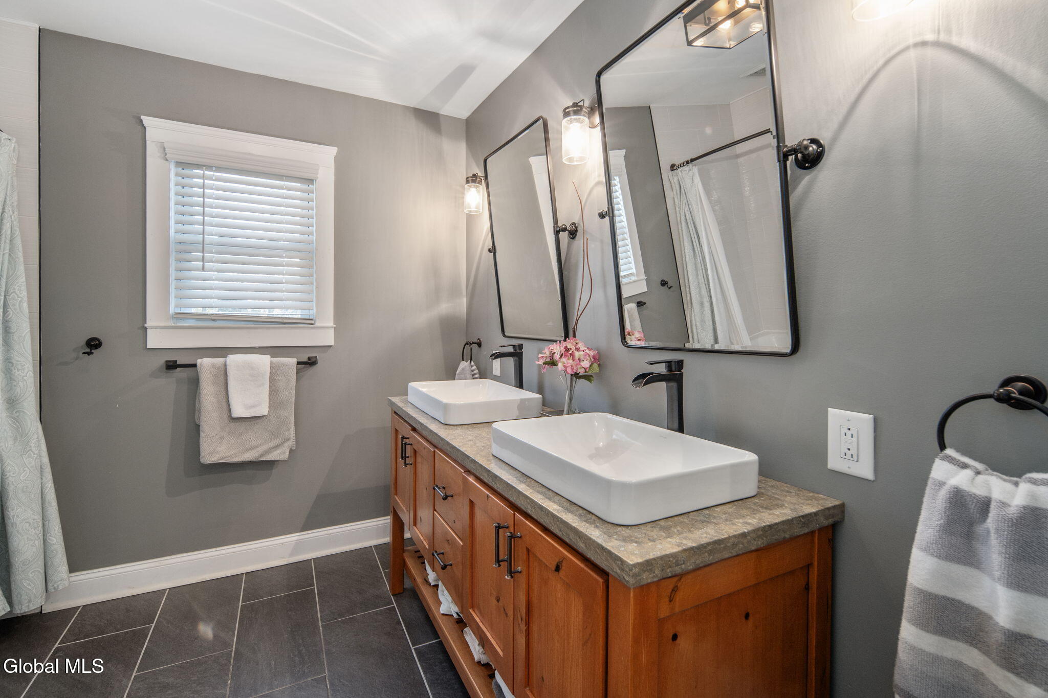 274 Osborne Road Colonie, NY 12211 - Photo 31 of 44 31-274OsborneRd_31