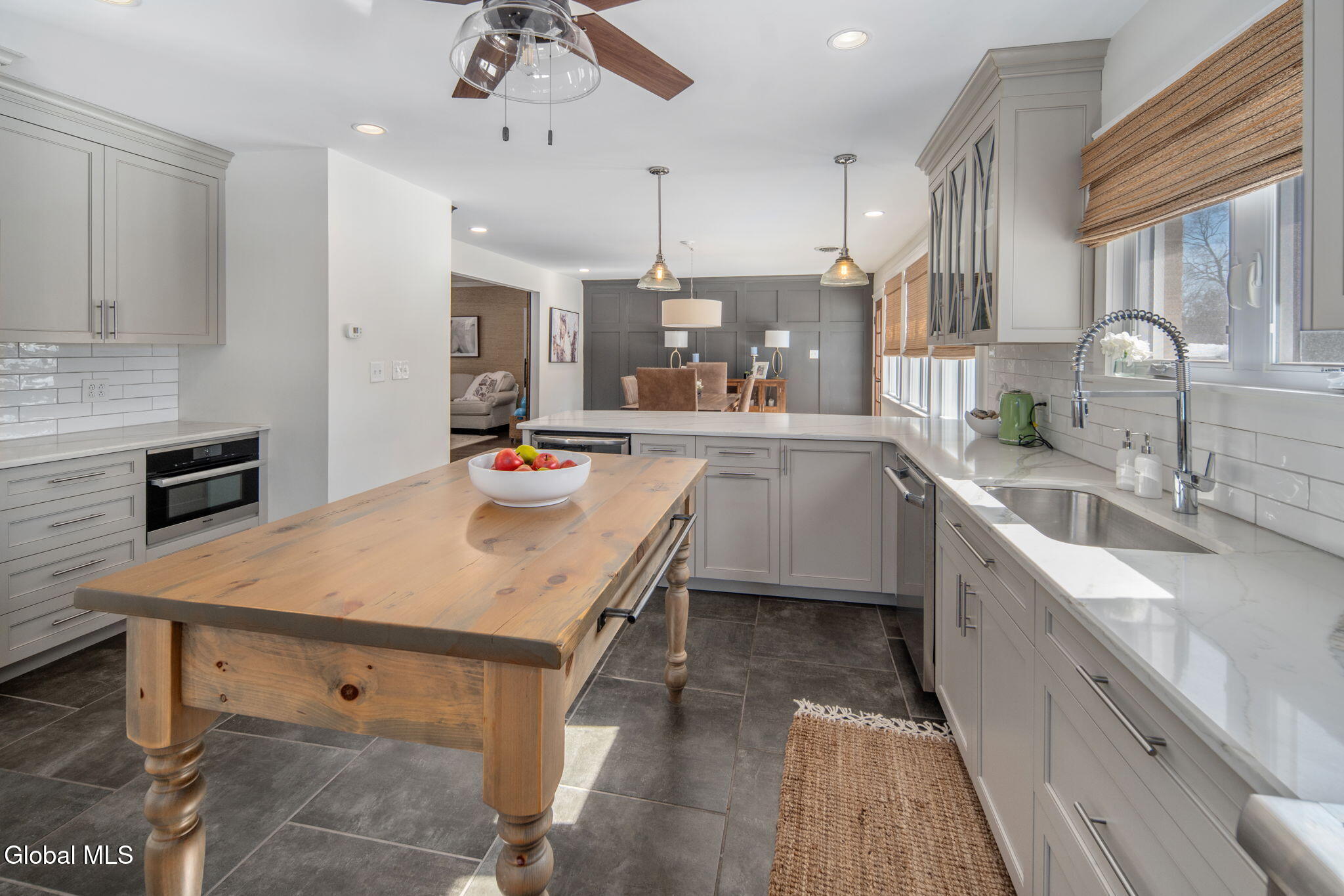 274 Osborne Road Colonie, NY 12211 - Photo 4 of 44 18-274OsborneRd_18