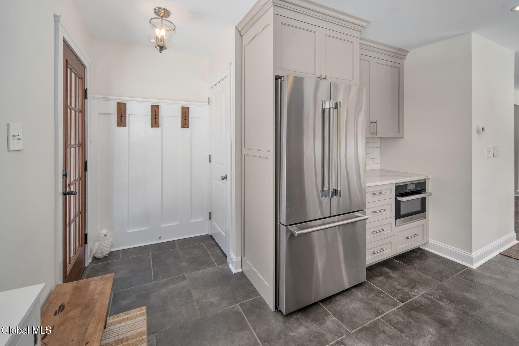 274 Osborne Road Colonie, NY 12211 - Photo 10 of 44 19-274OsborneRd_19