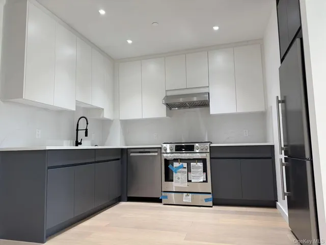 $910,000 | 108-15 72nd Avenue, Unit 4C | Forest Hills