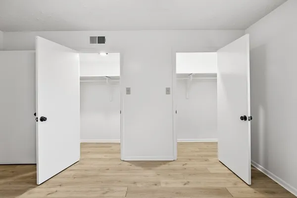 $2,100 | 301 Manor Drive, Unit B, Kerrville, TX 78028