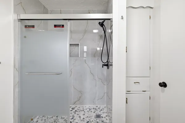 $2,100 | 301 Manor Drive, Unit B, Kerrville, TX 78028