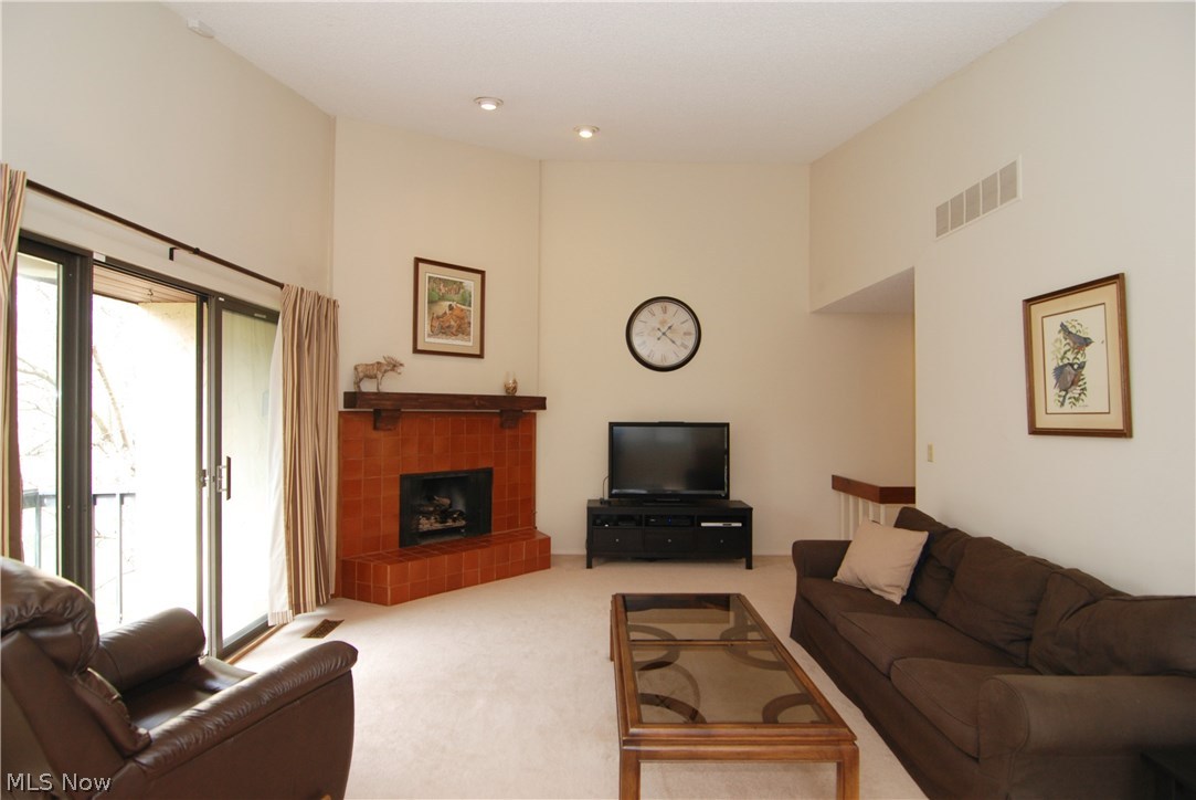749 Hampton Ridge Drive Akron, OH 44313 - Photo 6 of 21 Gallery Image 6