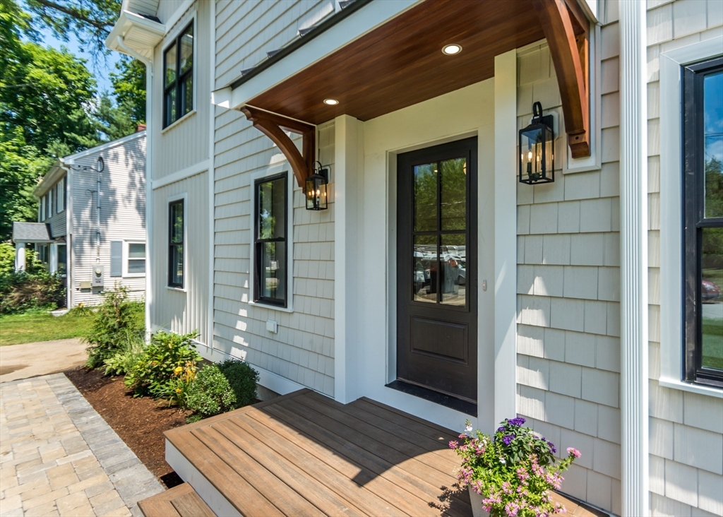 38 Hillcroft Road Waltham, MA 02452 - Photo 2 of 40