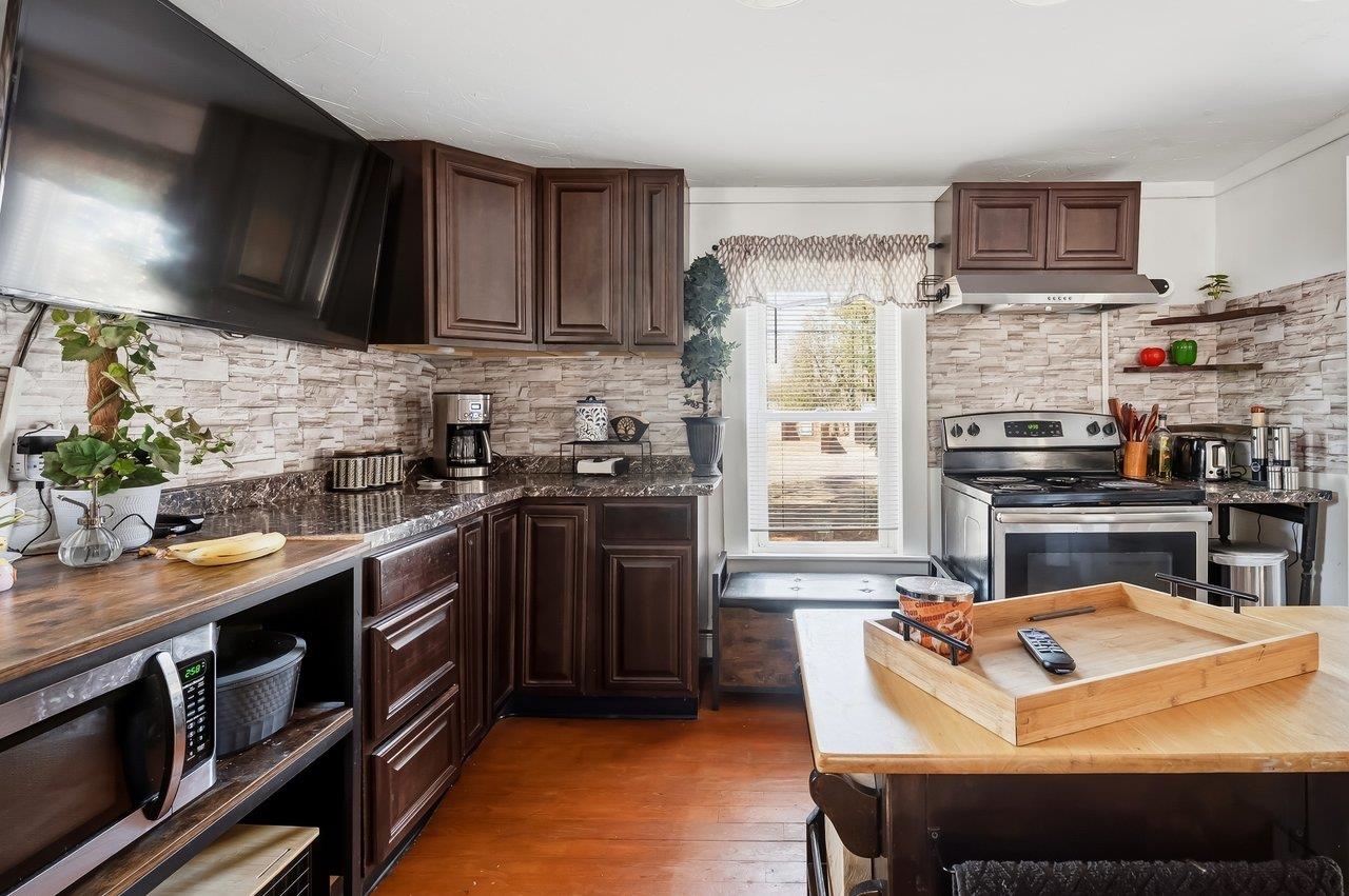 69 Chestnut Hill Road Rochester, NH 03867 - Photo 3 of 30