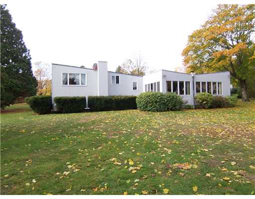 429 Ocean Road Narragansett, RI 02882 - Photo 2 of 8 Exterior Front.