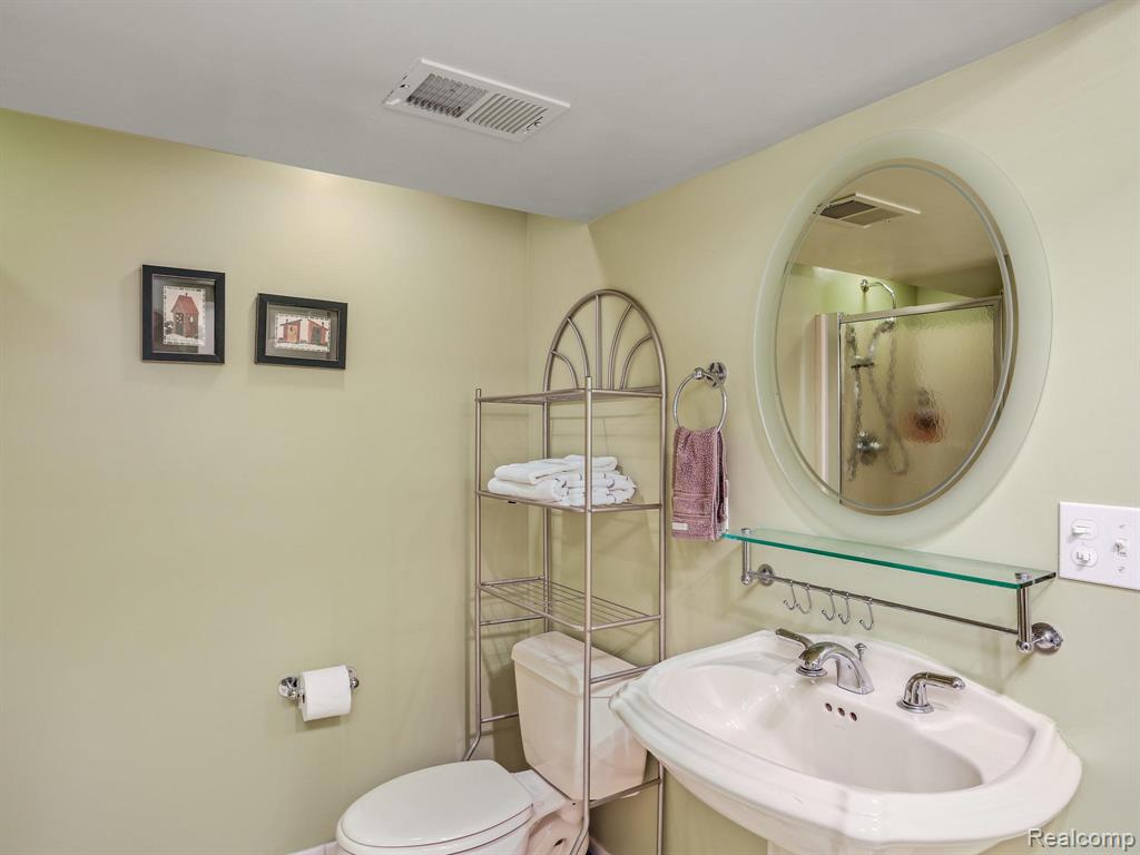 1861 Beaver Creek Drive Rochester, MI 48307 - Photo 38 of 46