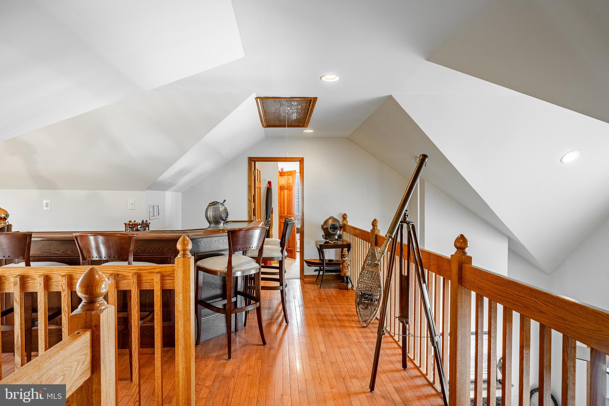 2 River Road Philadelphia, PA 19128 - Photo 27 of 46 a living room with furniture and wooden floor