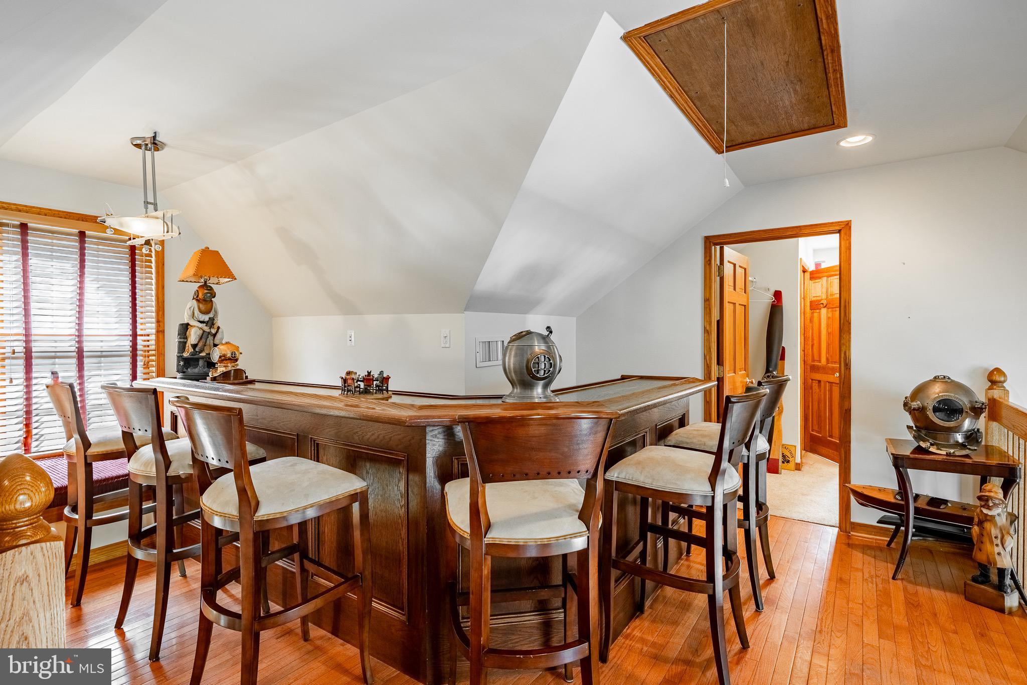 2 River Road Philadelphia, PA 19128 - Photo 28 of 46 a dining room with furniture and window