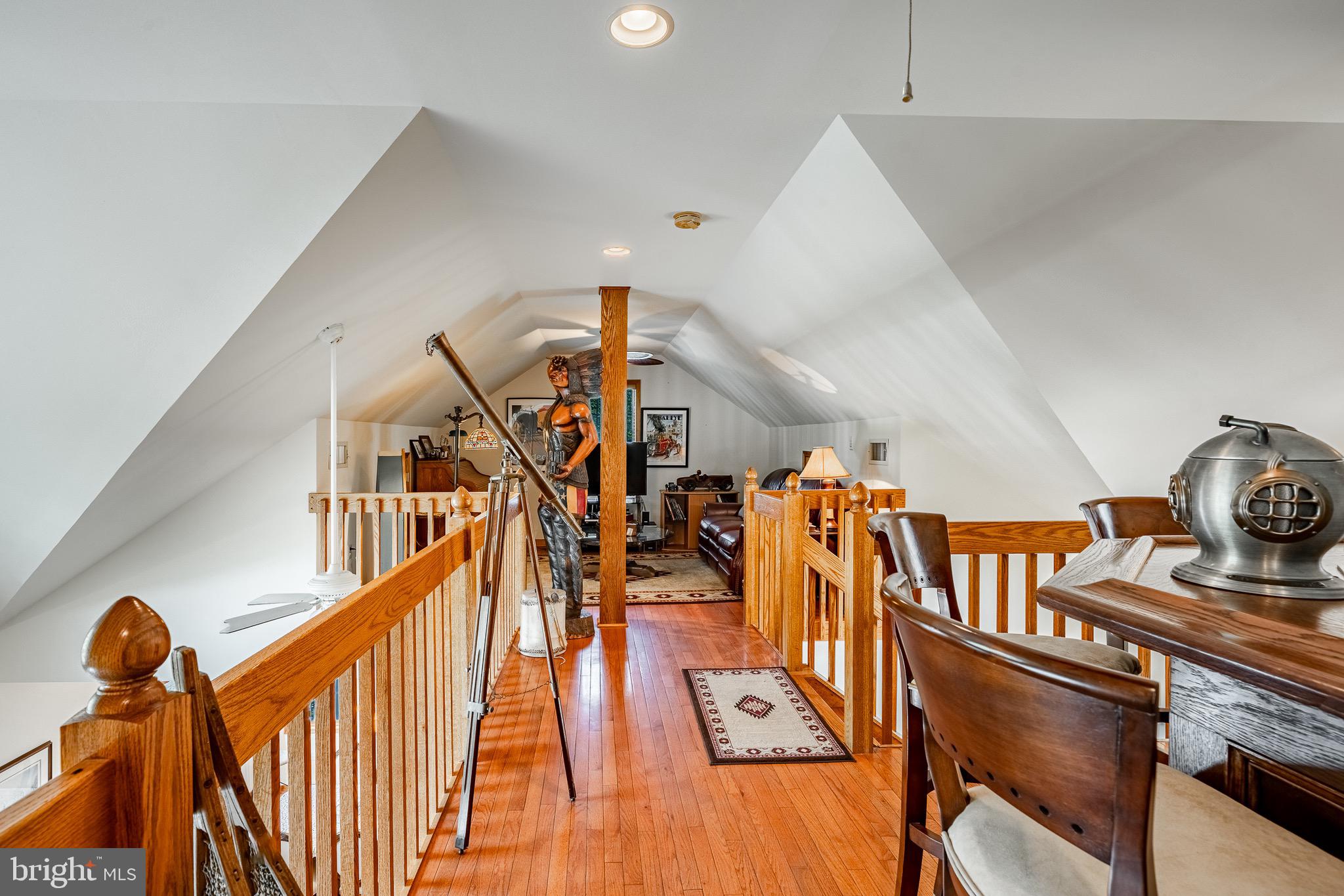 2 River Road Philadelphia, PA 19128 - Photo 30 of 46 a view of an entryway and livingroom
