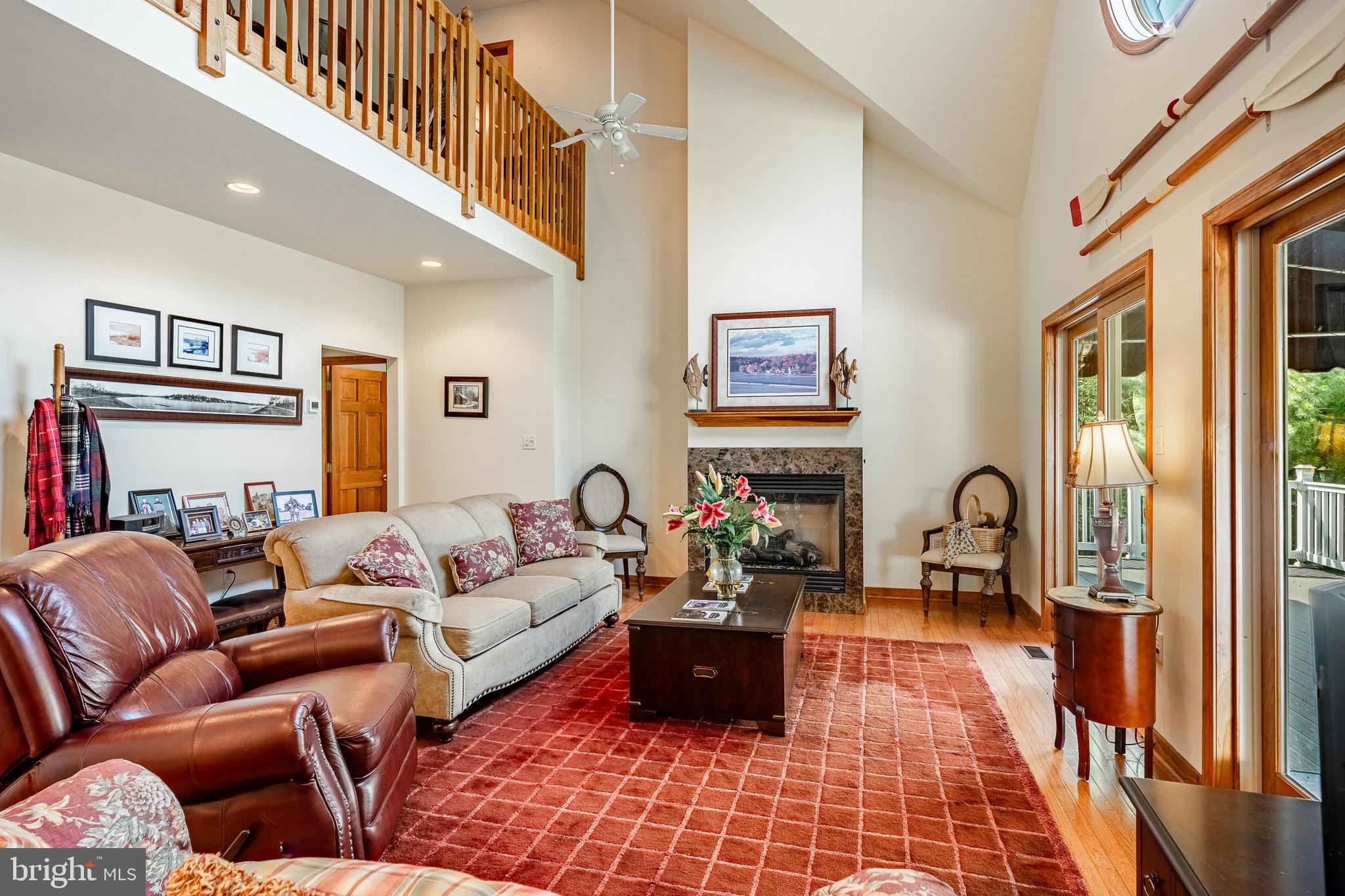 2 River Road Philadelphia, PA 19128 - Photo 8 of 46 a living room with furniture