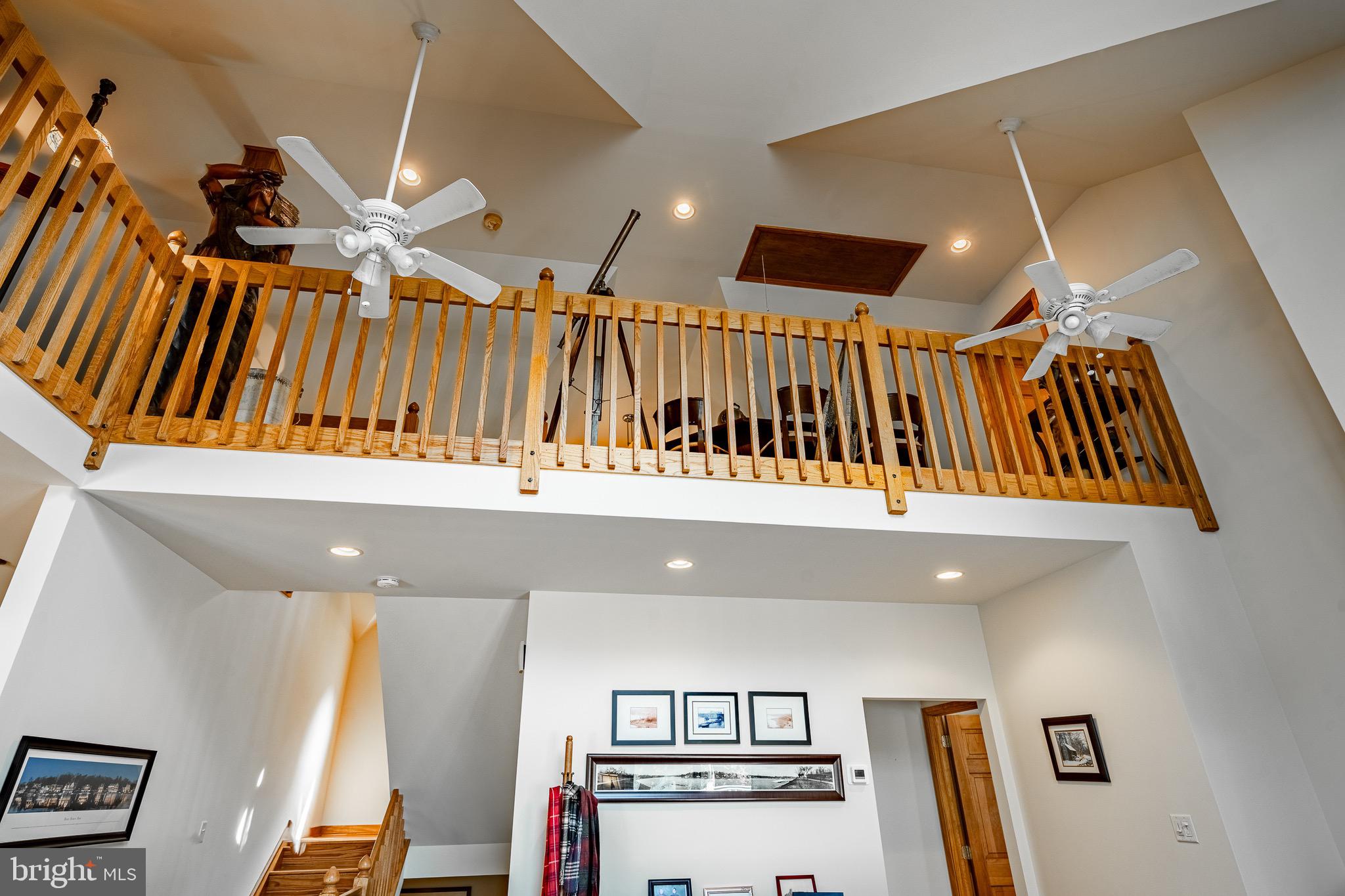 2 River Road Philadelphia, PA 19128 - Photo 9 of 46 a view of entryway