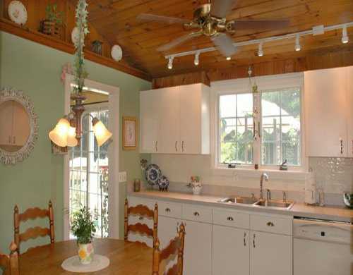 24 Gateway Road North Kingstown, RI 02852 - Photo 3 of 8 Kitchen.