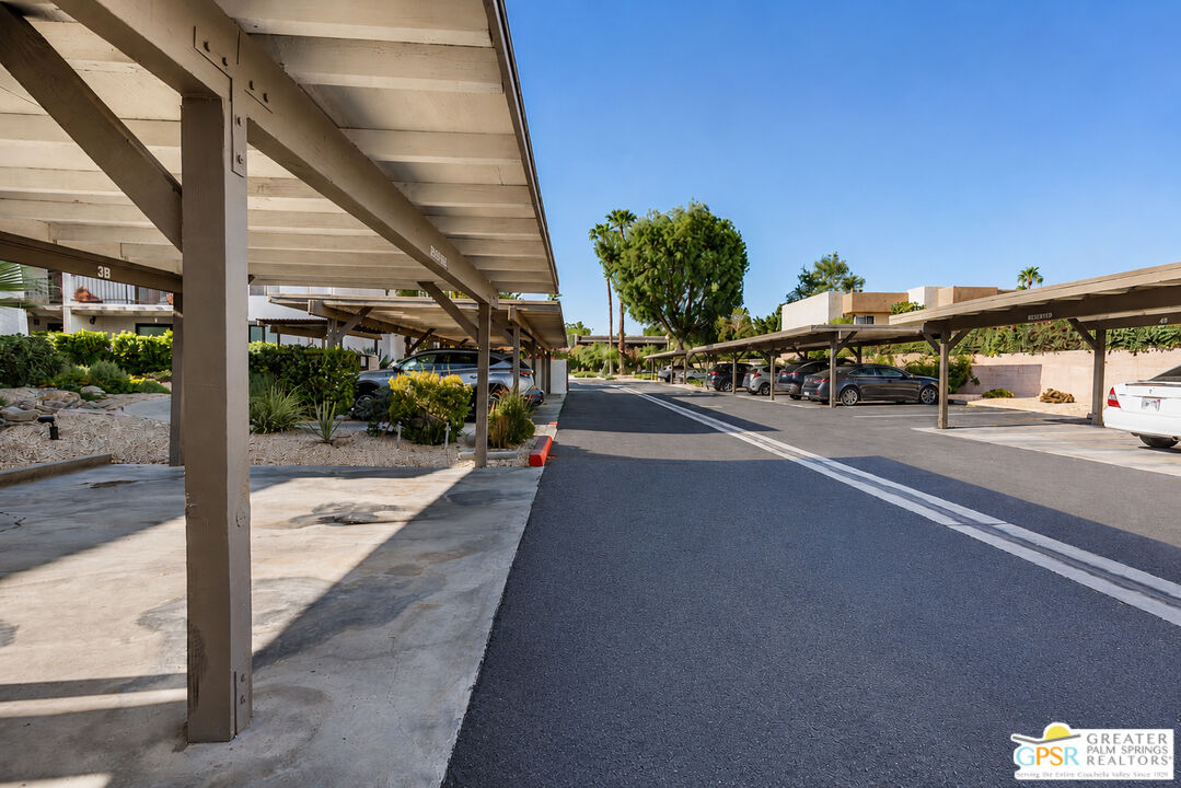1050 Ramon Road, Unit 42 Palm Springs, CA 92264 - Photo 27 of 32 Gallery Image 27