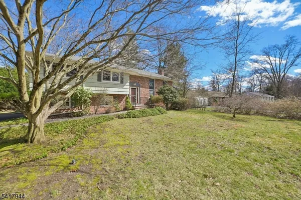 $725,000 | 67 Sun Valley Way, Morris Plains, NJ 07950