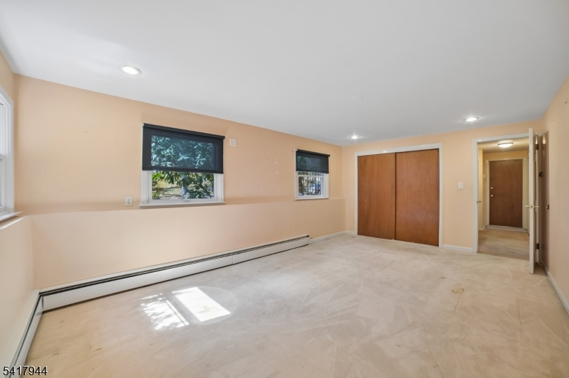 67 Sun Valley Way Morris Plains, NJ 07950 - Photo 20 of 33