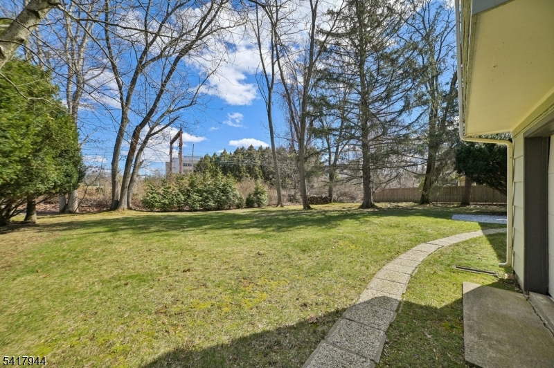 67 Sun Valley Way Morris Plains, NJ 07950 - Photo 25 of 33