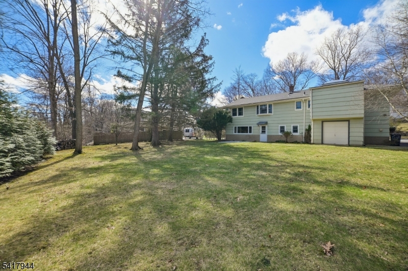 67 Sun Valley Way Morris Plains, NJ 07950 - Photo 26 of 33