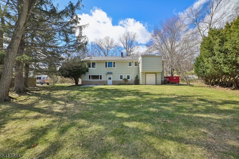 67 Sun Valley Way Morris Plains, NJ 07950 - Photo 27 of 33