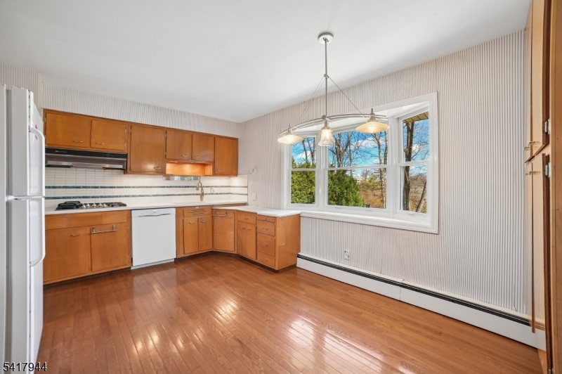 67 Sun Valley Way Morris Plains, NJ 07950 - Photo 8 of 33