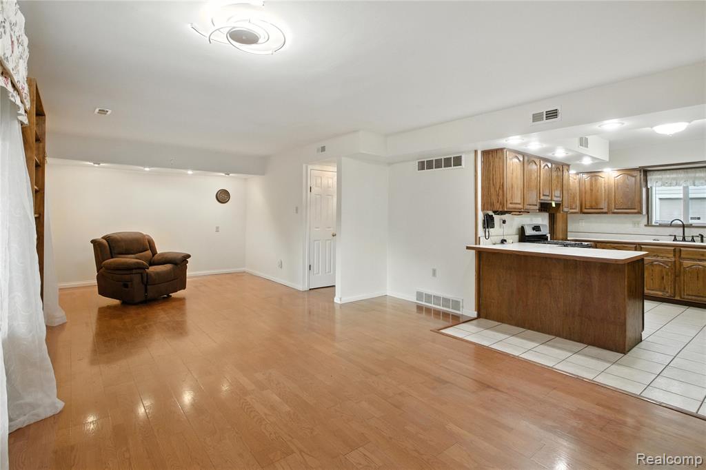 19230 Wall Street Melvindale, MI 48122 - Photo 3 of 44 Gallery Image 3