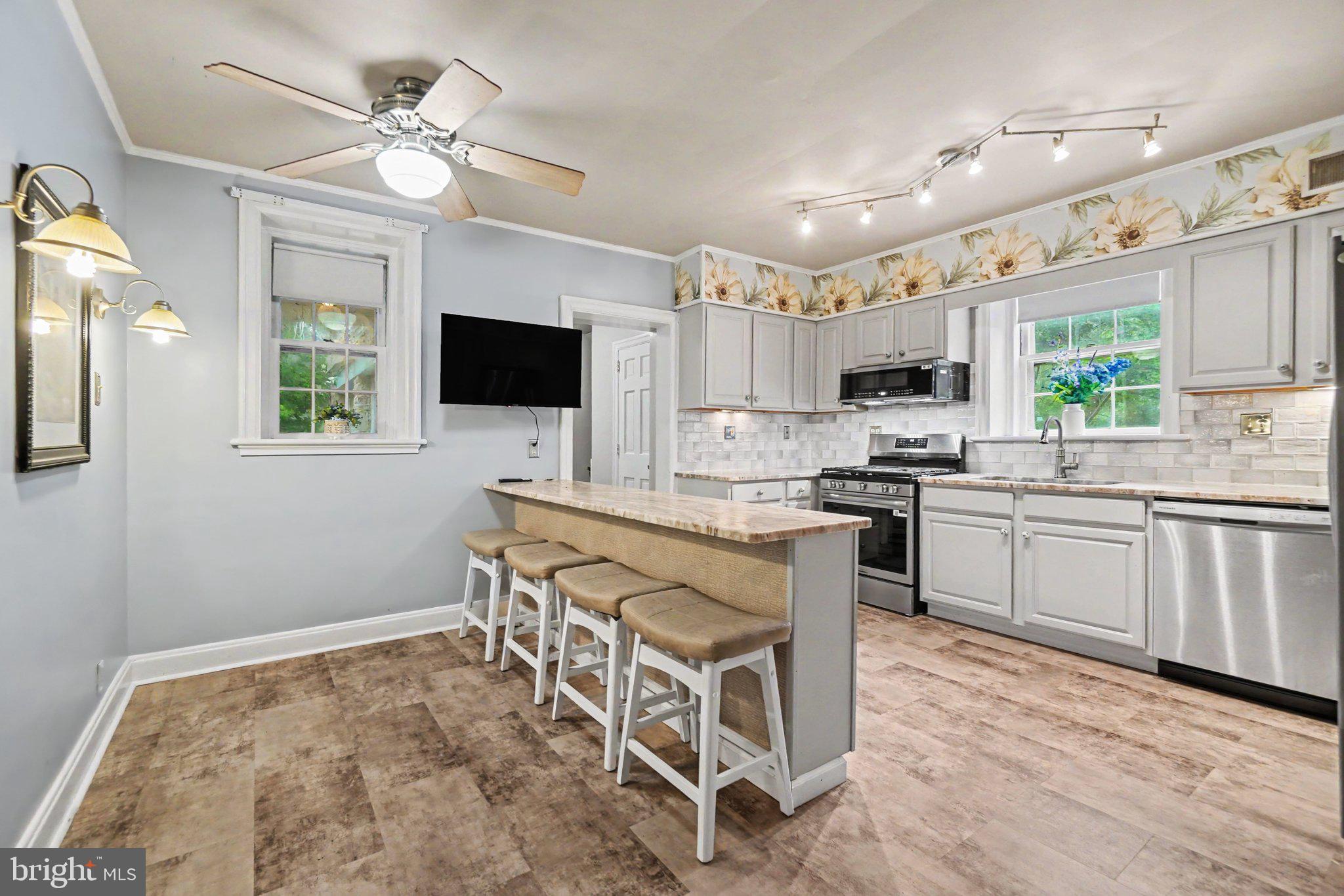 2201 Bellevue Road Harrisburg, PA 17104 - Photo 5 of 56