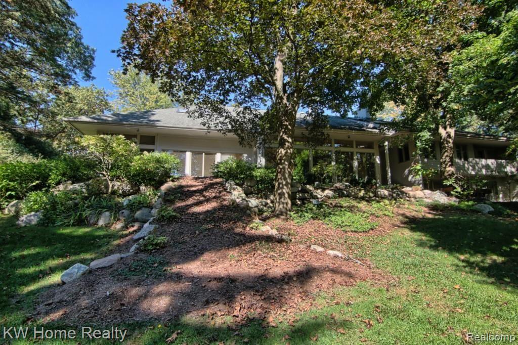 5165 Ponvalley Road Bloomfield Hills, MI 48302 - Photo 30 of 32
