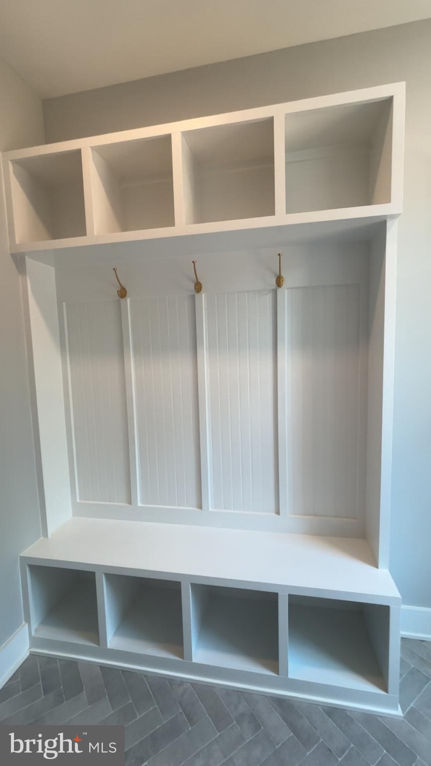 6 South Parsonage Lane New Windsor, MD 21776 - Photo 5 of 18 Example mud room