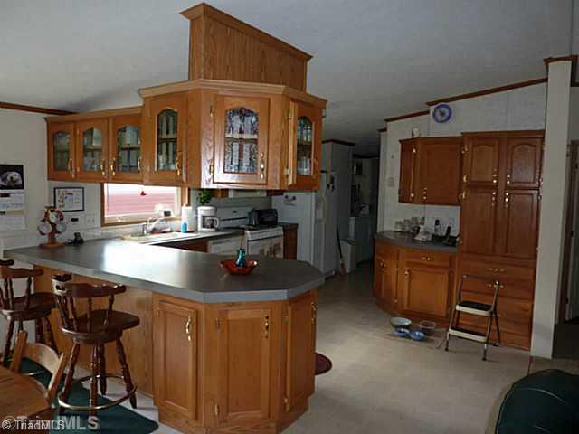 261 Pino Road Mocksville, NC 27028 - Photo 8 of 16 Kitchen.