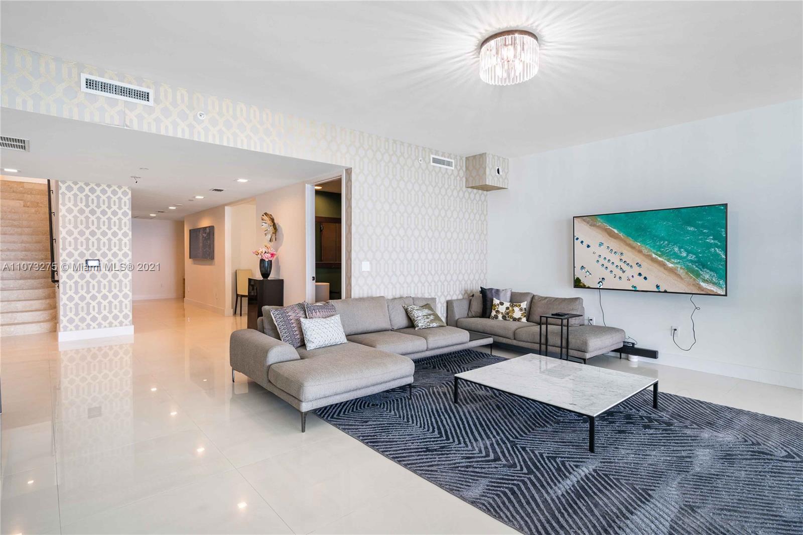 1040 Biscayne Boulevard, Unit PH4202 Miami, FL 33132 - Photo 18 of 54