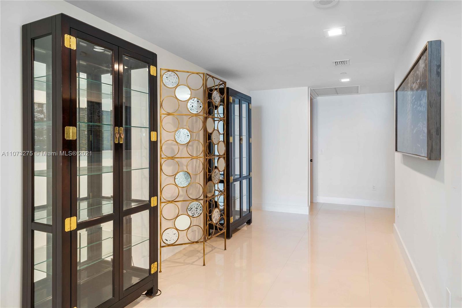 1040 Biscayne Boulevard, Unit PH4202 Miami, FL 33132 - Photo 32 of 54