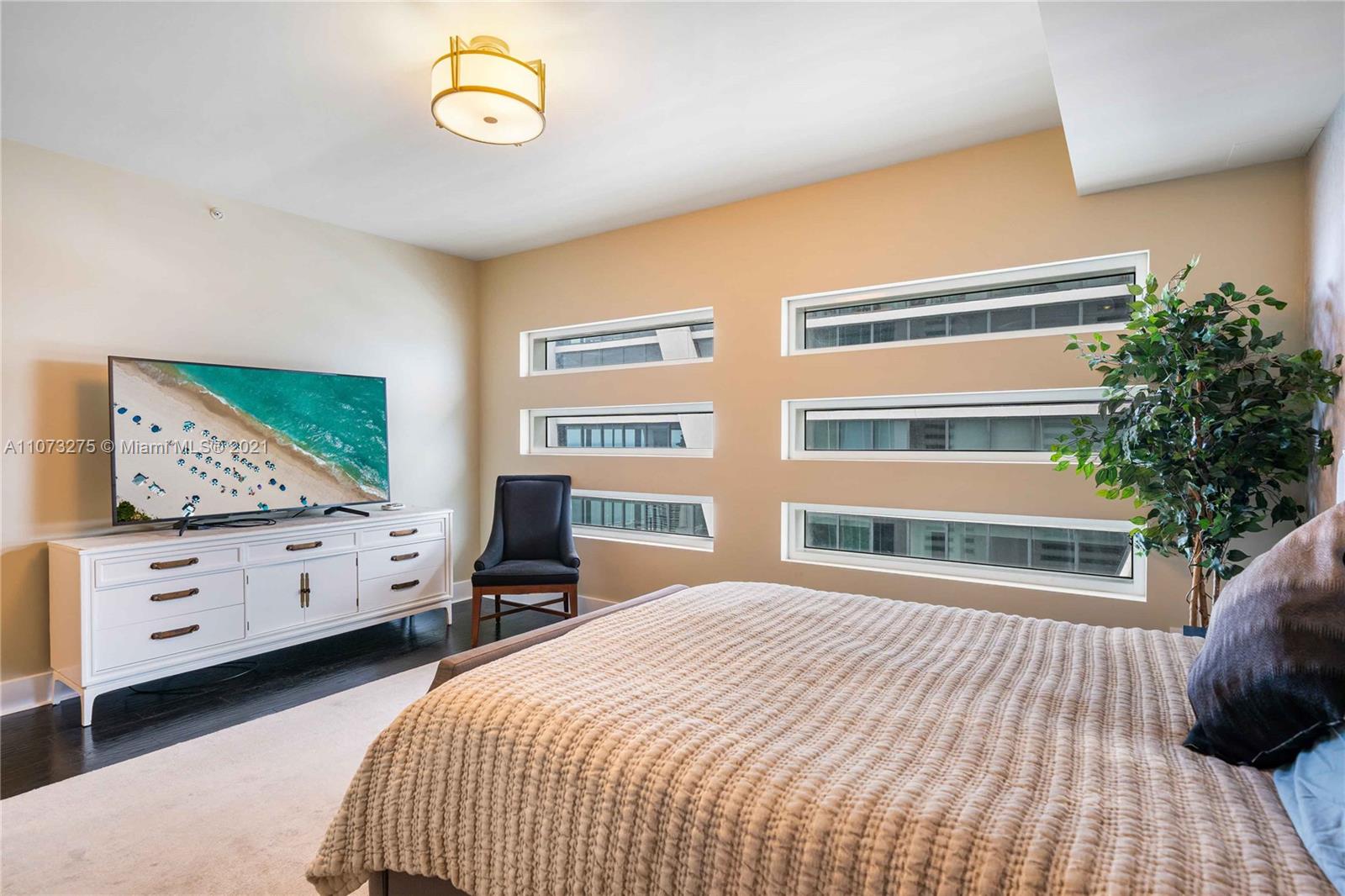 1040 Biscayne Boulevard, Unit PH4202 Miami, FL 33132 - Photo 38 of 54