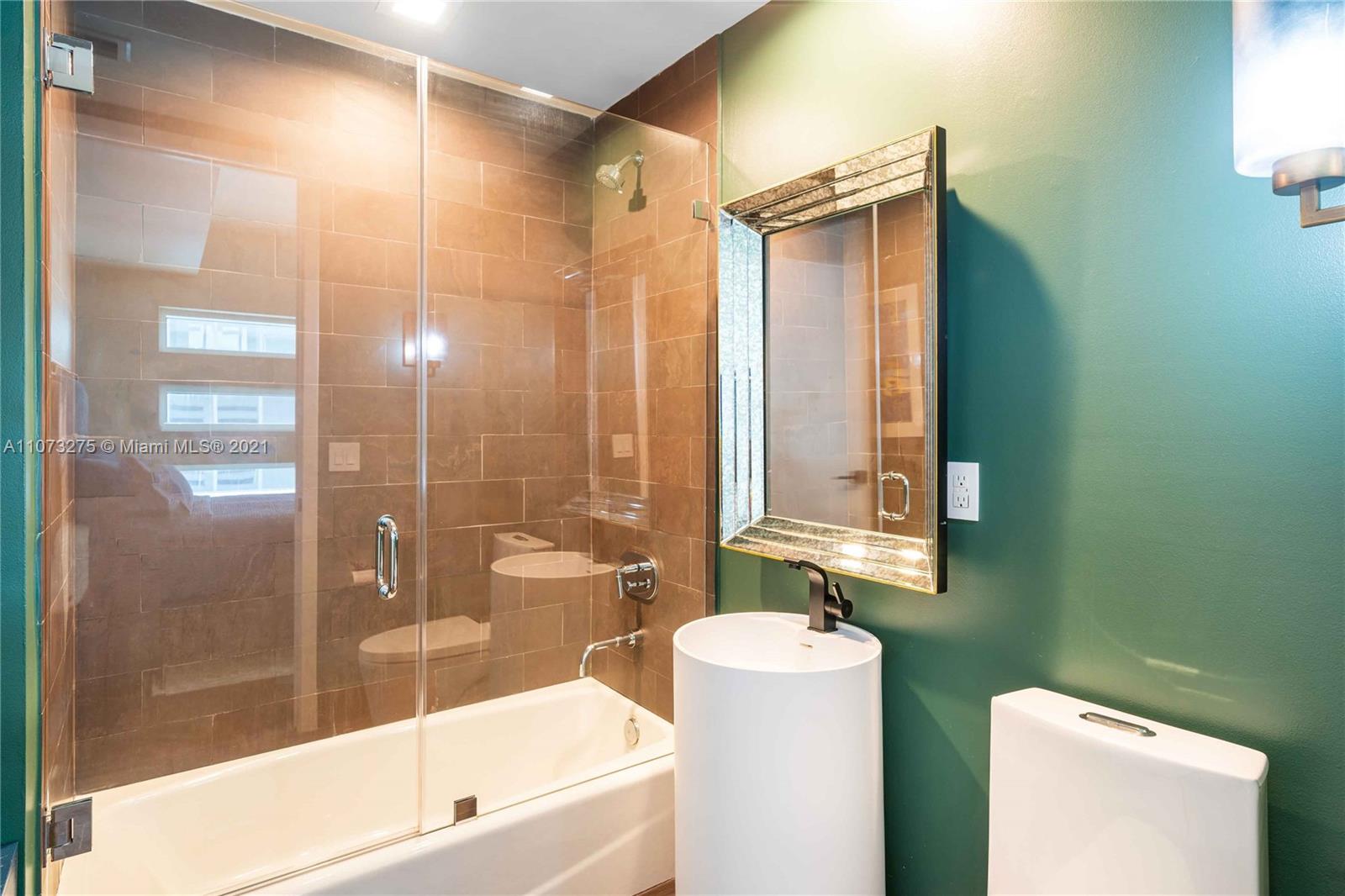 1040 Biscayne Boulevard, Unit PH4202 Miami, FL 33132 - Photo 39 of 54