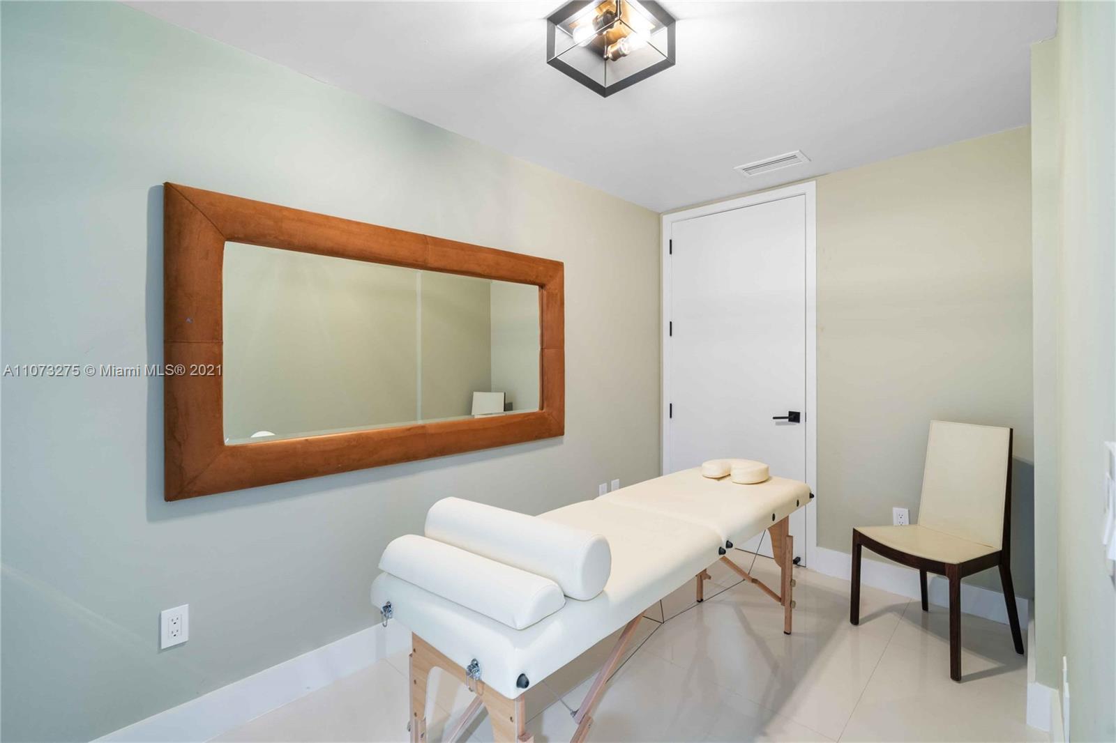 1040 Biscayne Boulevard, Unit PH4202 Miami, FL 33132 - Photo 40 of 54