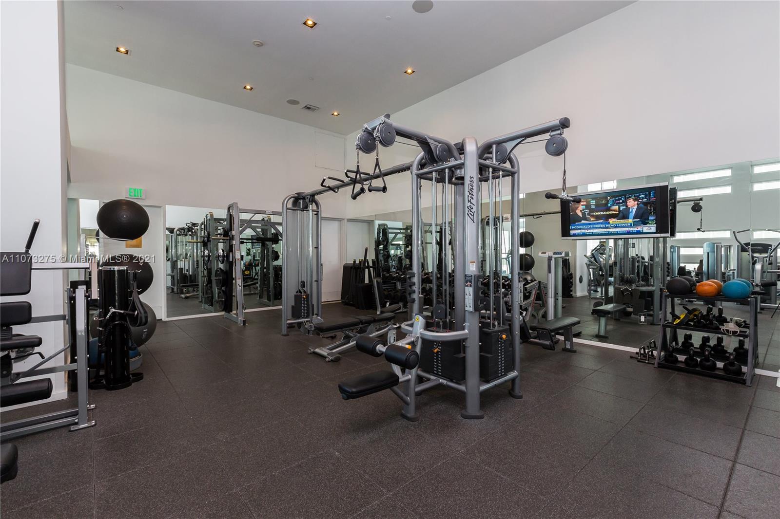 1040 Biscayne Boulevard, Unit PH4202 Miami, FL 33132 - Photo 44 of 54