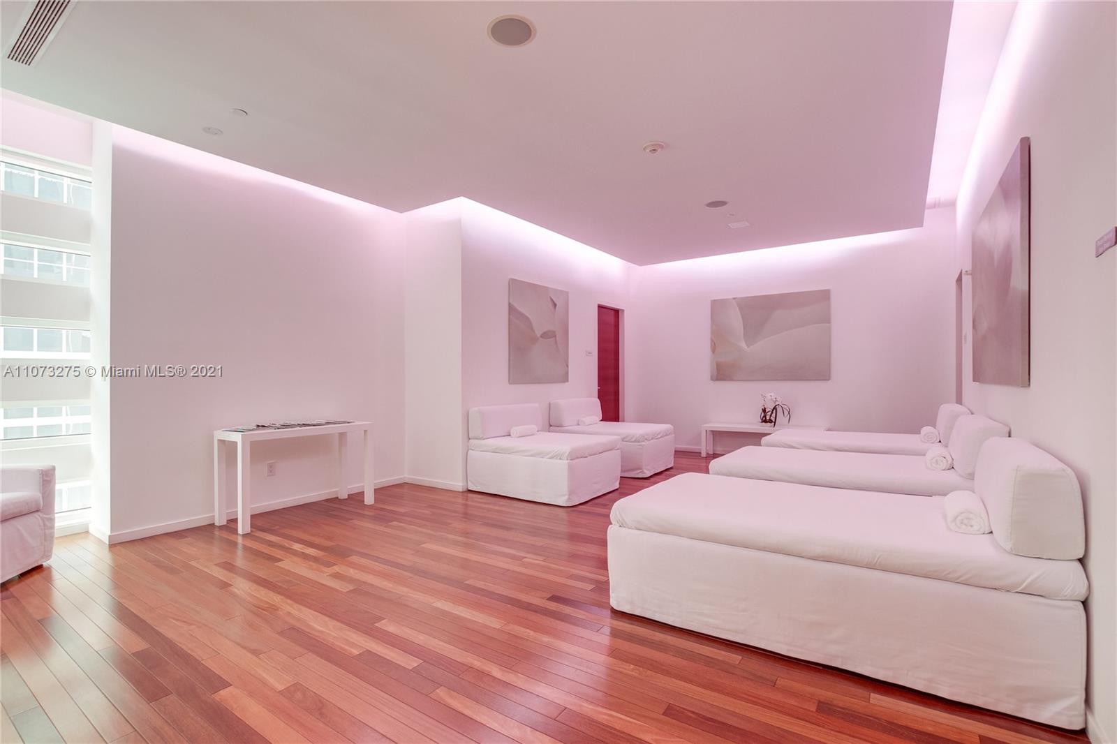 1040 Biscayne Boulevard, Unit PH4202 Miami, FL 33132 - Photo 48 of 54