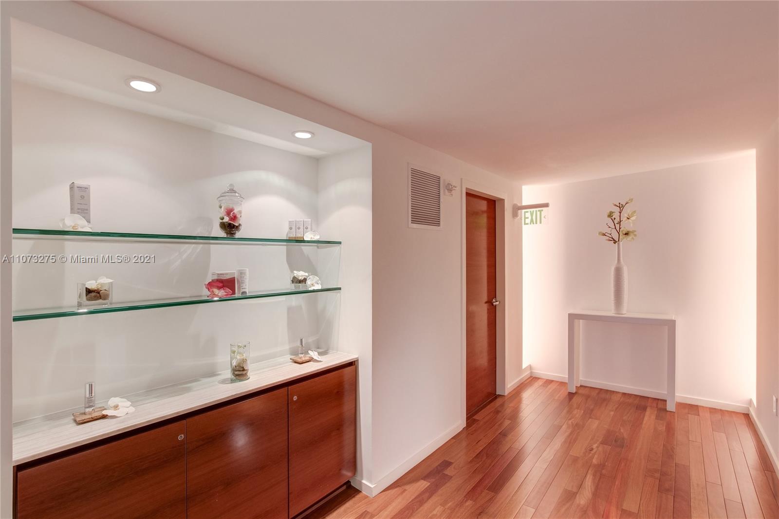 1040 Biscayne Boulevard, Unit PH4202 Miami, FL 33132 - Photo 50 of 54