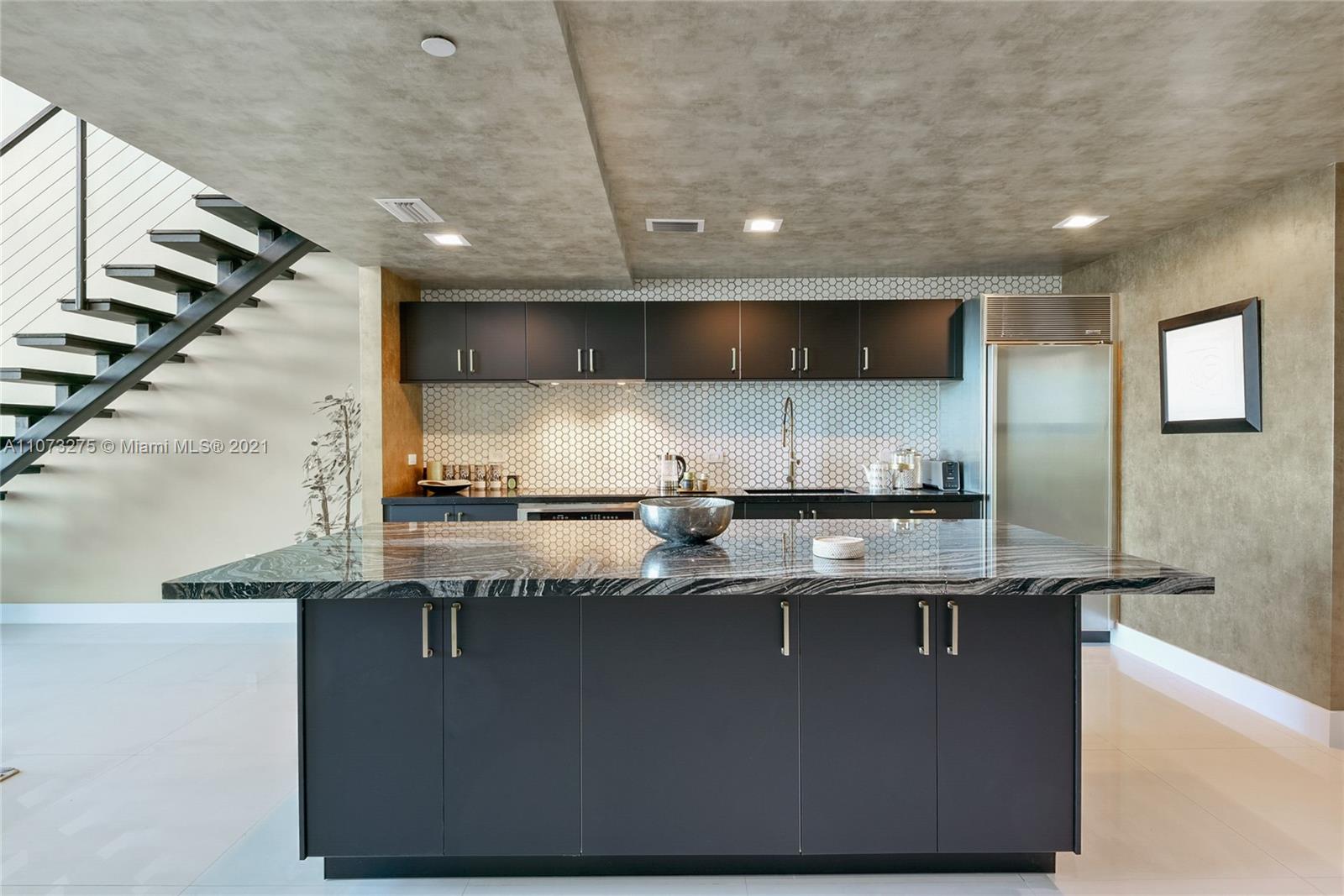 1040 Biscayne Boulevard, Unit PH4202 Miami, FL 33132 - Photo 8 of 54