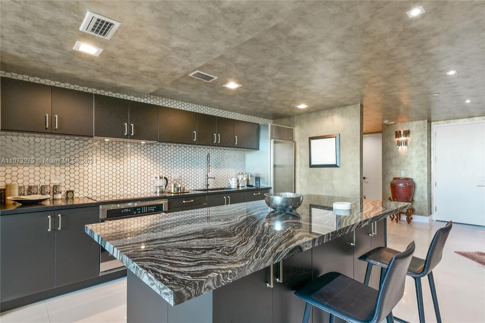 1040 Biscayne Boulevard, Unit PH4202 Miami, FL 33132 - Photo 10 of 54