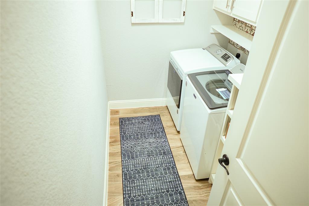 1012 Bowers Road Seagoville, TX 75159 - Photo 23 of 26 a utility room with dryer and washer