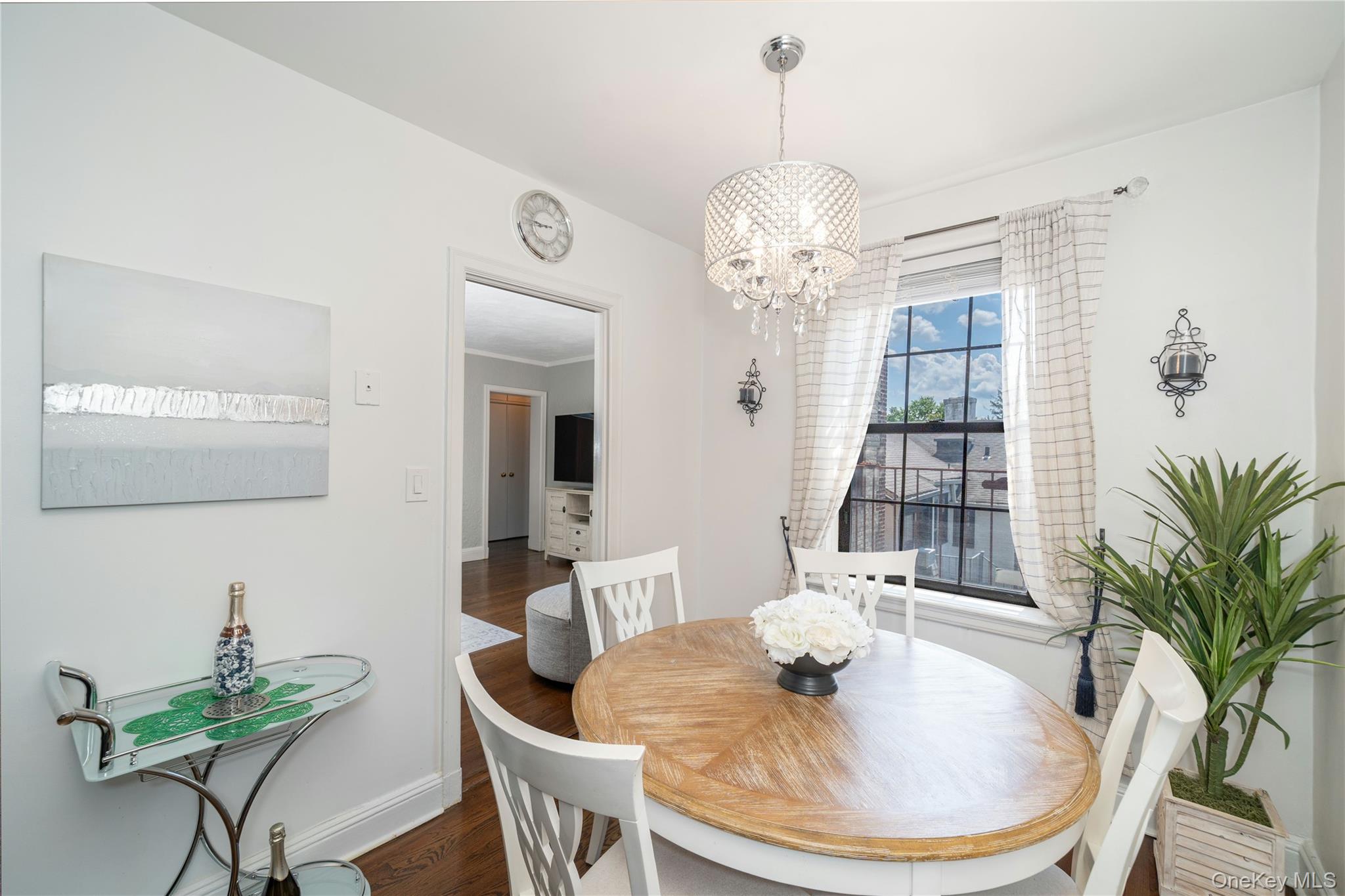 100 Parkway Road, Unit 4D Bronxville, NY 10708 - Photo 8 of 13 Right off the Kitchen. A fabulous way to dine!