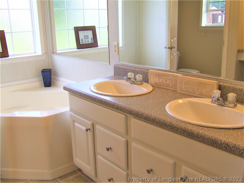 401 Lucas Road Dunn, NC 28334 - Photo 12 of 30 Gallery Image 12