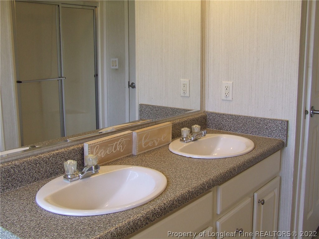 401 Lucas Road Dunn, NC 28334 - Photo 17 of 30 Gallery Image 17