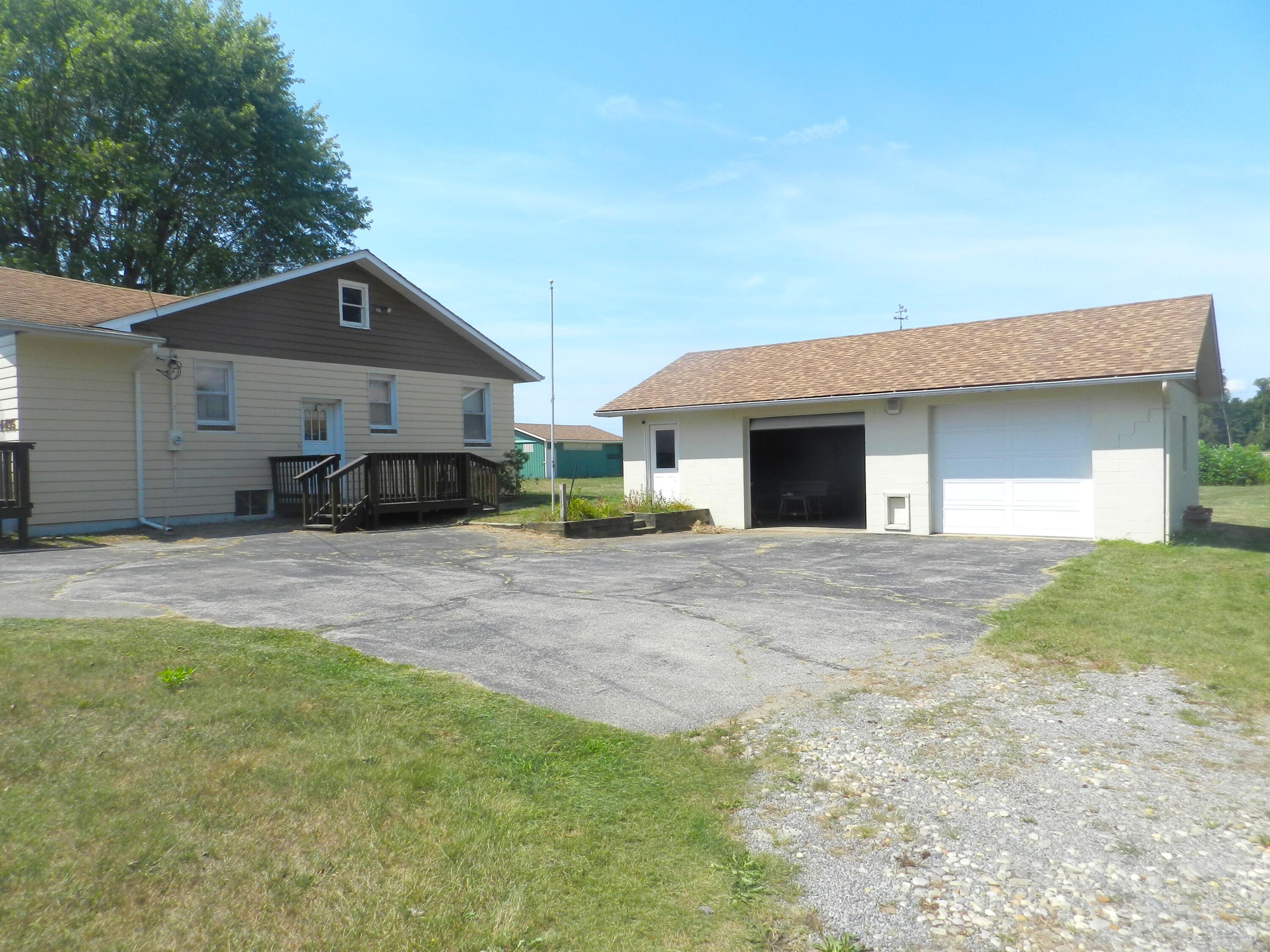 4495 Oxbow Road Sodus, MI 49126 - Photo 21 of 30 DSCN0082